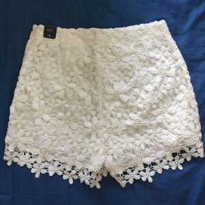 Hollister high-waisted lace shorts